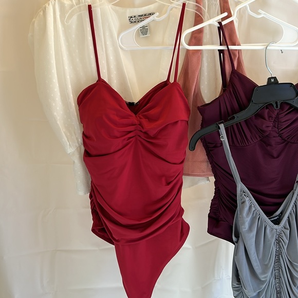 (5) Woman’s tops size M/L - Picture 2 of 15